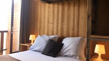 Standard Double Room, Balcony, Mountain View