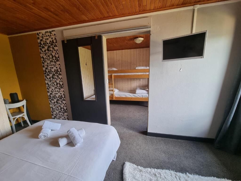 Family Room, Balcony, Mountain View | Desk, soundproofing, free WiFi