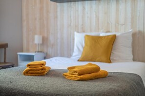 デスク、防音設備、WiFi (無料)