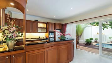 Villa, 2 Schlafzimmer, eigener Pool, Poolblick | Innenbereich