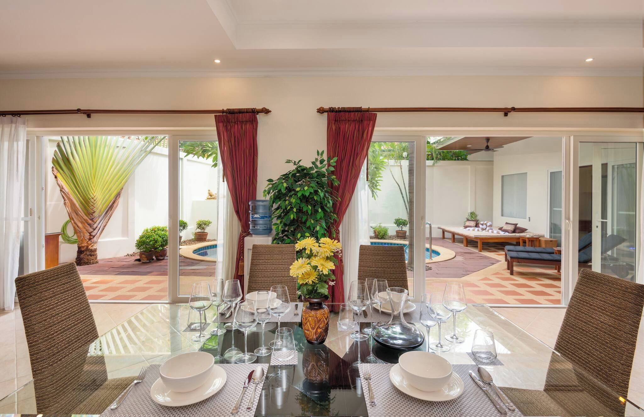 Villa, 2 chambres, piscine privée, vue piscine | Salle à manger