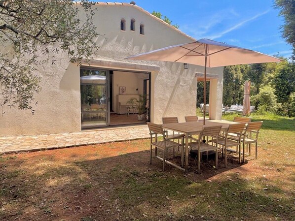 Outdoor dining - Villa with private pool and garden in a quiet location St Paul de Vence 4 stars (Saint-Paul-de-Vence)