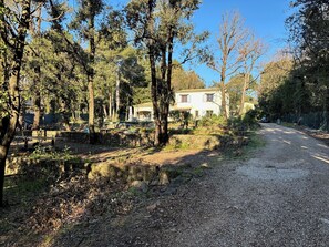 Property grounds - Villa with private pool and garden in a quiet location St Paul de Vence 4 stars (Saint-Paul-de-Vence)