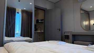 Apartment, 1 Bedroom, Accessible, Smoking | 1 bedroom