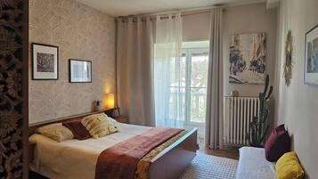 4 bedrooms, iron/ironing board, Internet, bed sheets