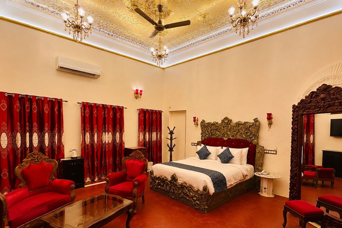 Blackout drapes, WiFi (free), bed sheets