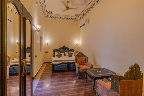 Mahal Khas Palace