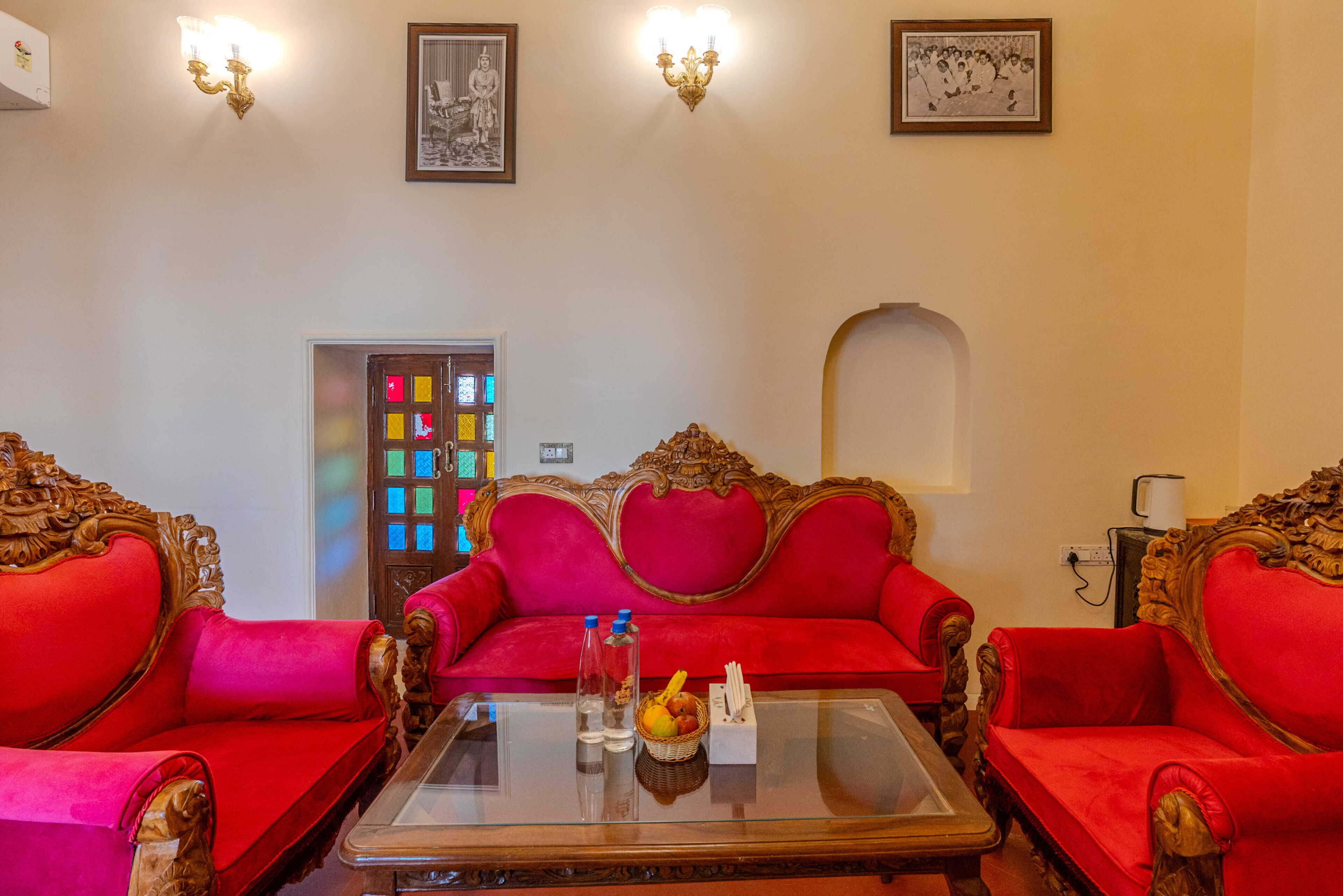 Royal Suite | Blackout drapes, WiFi (free), bed sheets