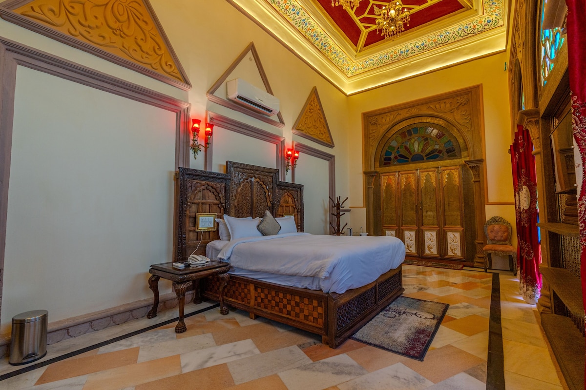 Blackout drapes, WiFi (free), bed sheets