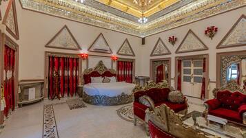 Maharaja Suite | Blackout drapes, WiFi (free), bed sheets