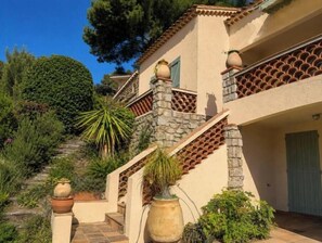 Exterior - Charming Villa Sea View 800 m from the Beach (La Croix-Valmer)