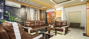 Stylish DBL Suite Escape W/ Free Wifi and Parking