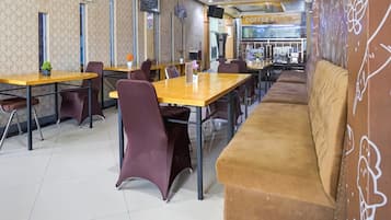 House | Dining