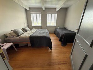 Iron/ironing board, Internet, bed sheets - Vrbo Property (Emmelsbüll-Horsbüll)