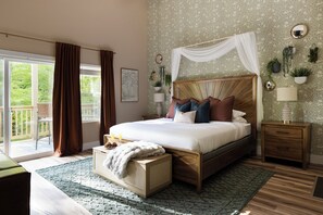 1 bedroom, iron/ironing board, WiFi, bed sheets - Serendipity Hollow - Serene - Hocking Hills  Tub/Sauna - Hot Tub/Sauna/Fireplace (Laurelville)