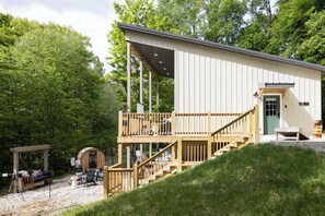 Exterior - Serendipity Hollow - Serene - Hocking Hills  Tub/Sauna - Hot Tub/Sauna/Fireplace (Laurelville)