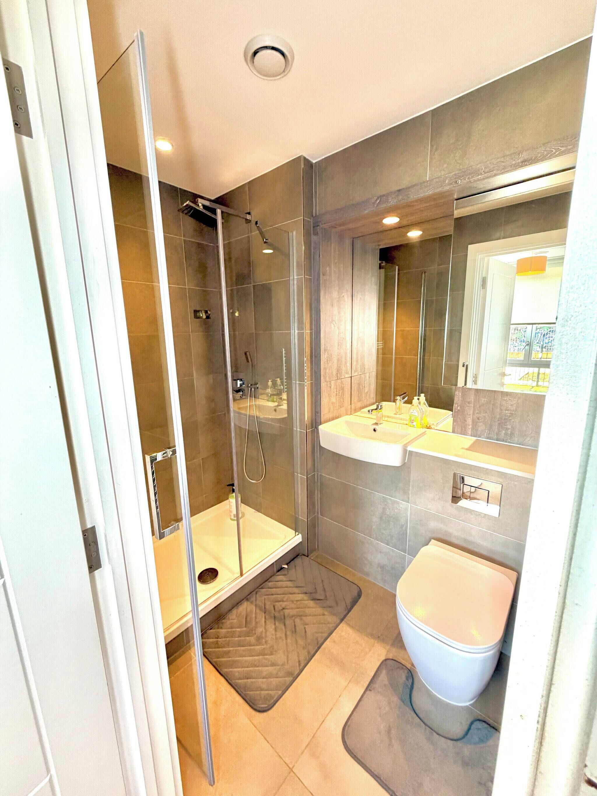 Apartment, 1 Bedroom, Accessible, Smoking | Bathroom