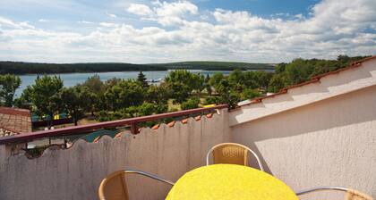 2-bedroom apartment near the sea in Punat With AC and Wiew