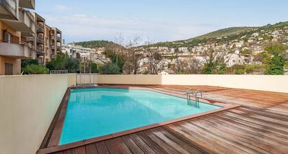 Scenic Riviera Home Near sea