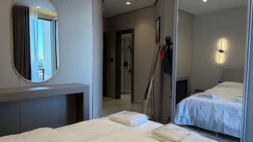 Apartment, 2 Bedrooms, Accessible, Smoking | 2 bedrooms