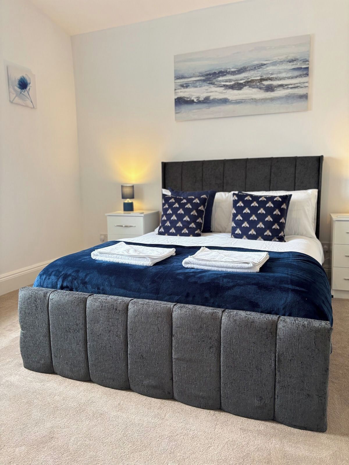 5 bedrooms, iron/ironing board, WiFi, bed sheets
