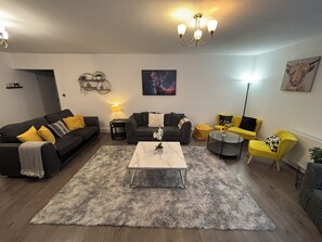 Living area - Spacious 5BR house close to Ely (Prickwillow)