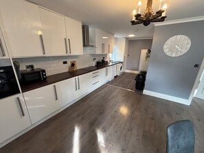 Private kitchen - Spacious 5BR house close to Ely (Prickwillow)