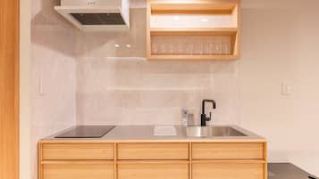 Kühlschrank, Kochgeschirr/Geschirr/Besteck