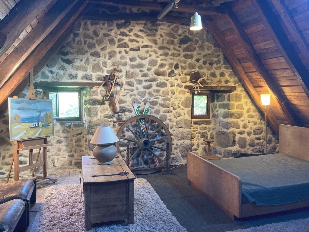 4 bedrooms, iron/ironing board, WiFi