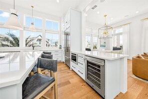 Coffee/tea maker, fridge, microwave, oven - New home in CS South with access to 20+ resort like amenities (Port Aransas)