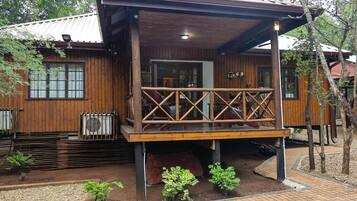 House, 4 Bedrooms | Exterior