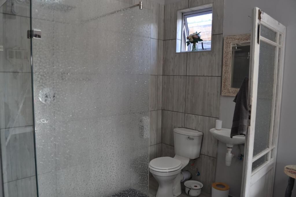 Room, 1 Bedroom, Smoking, Patio | Bathroom