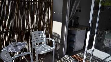 Room, 1 Bedroom, Smoking, Patio | Balcony