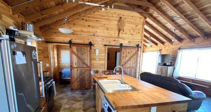 Gorgeous lakefront house in Arcade perfect for a relaxing getaway
