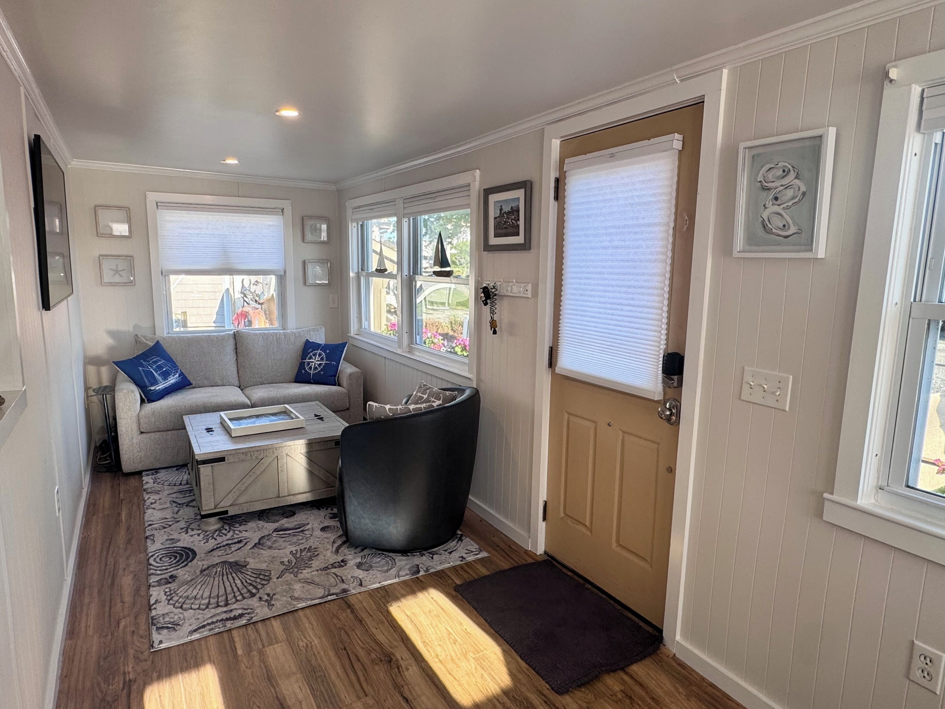 Smart TV, fireplace, printers