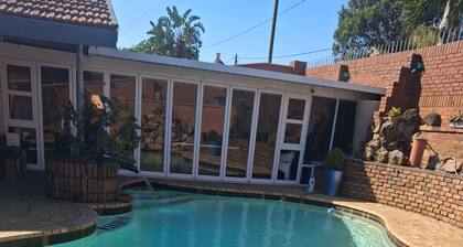 Charming Retreat With Shared Pool in Ethekwini Municipality