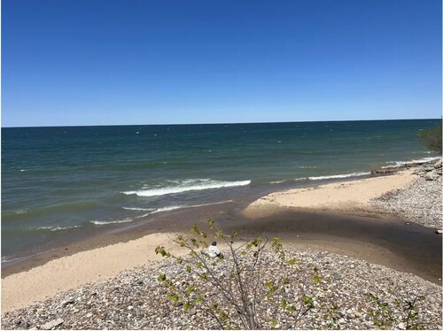 Mid-Century Retreat Near Beaches & Wineries - Between Saugatuck and South Haven