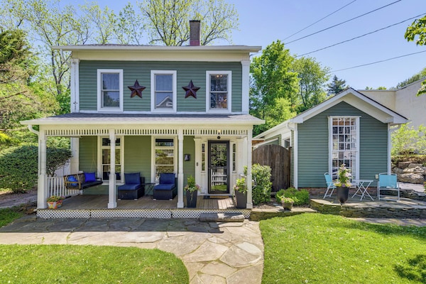 Main St Retreat! 1895 Farmhouse In Port Jefferson - Long Island, NY