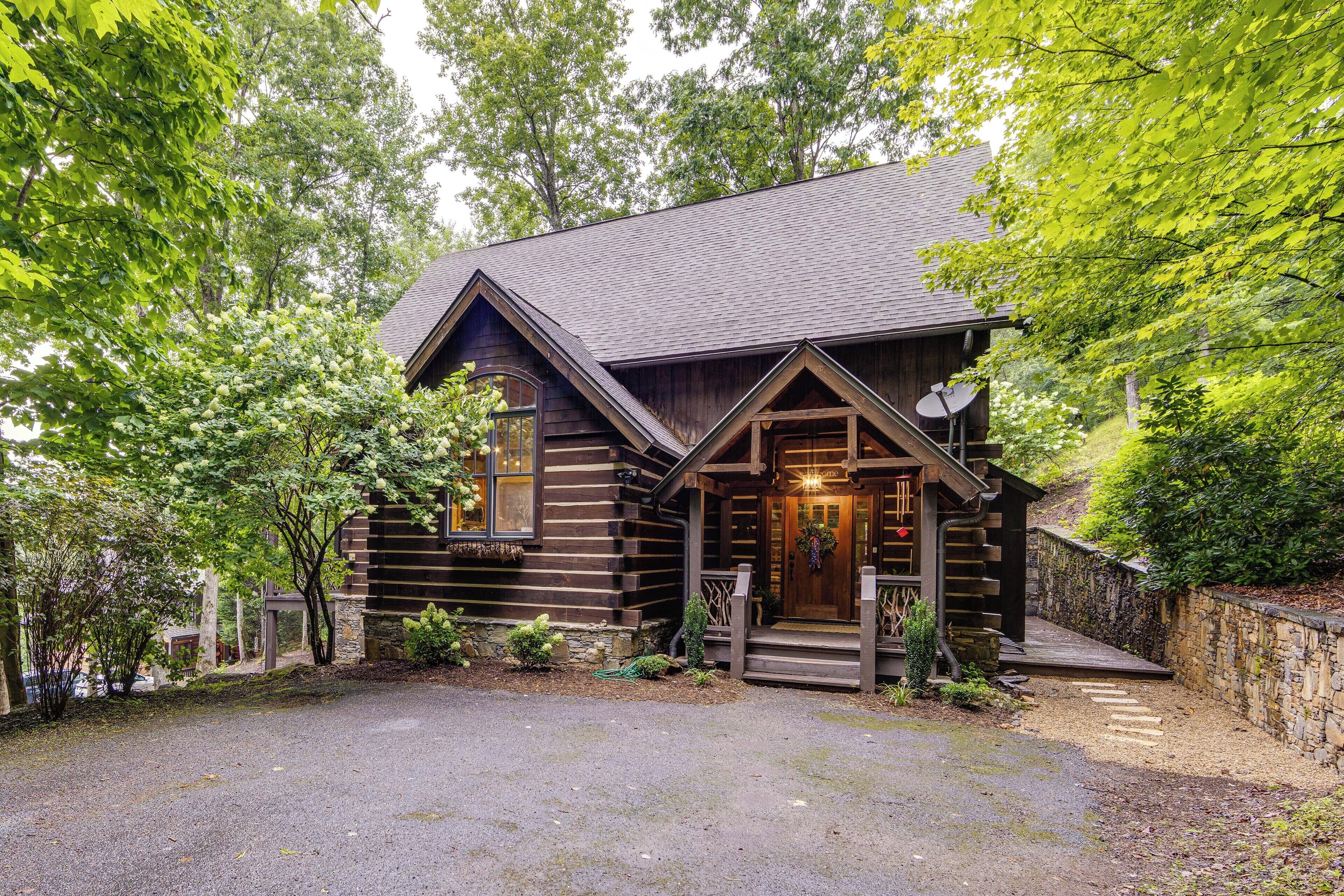 House (4 Bedrooms) | Front of property