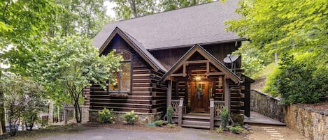 House (4 Bedrooms) | Front of property