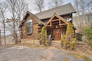 House (4 Bedrooms) | Front of property