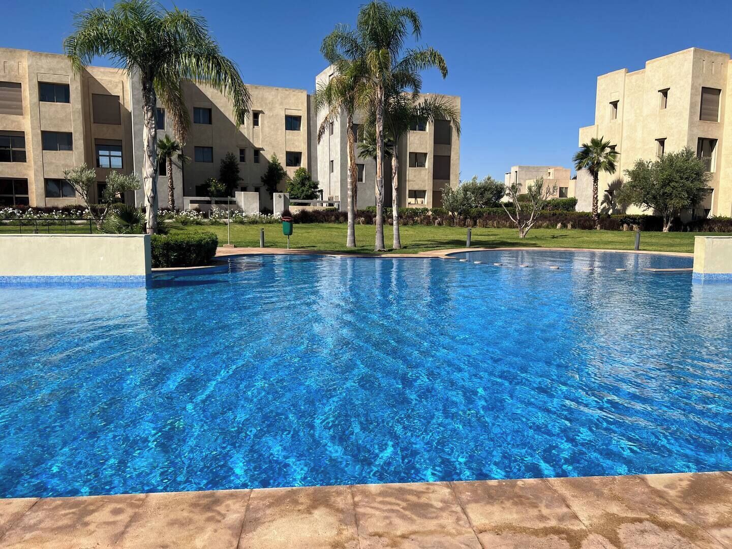 حمام سباحة