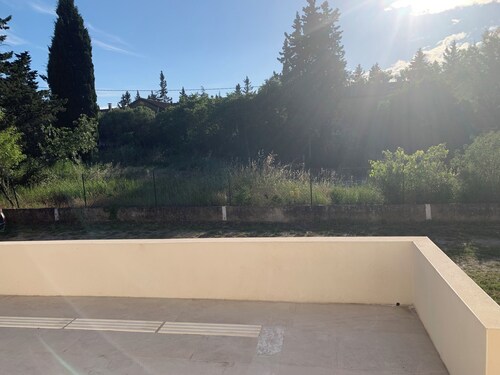 Maison 100m² sur 600m² à Saint-Rémy-de-Provence, idéale vacances.