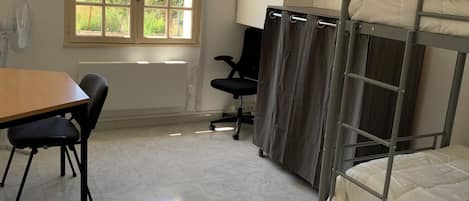 3 bedrooms, iron/ironing board, WiFi