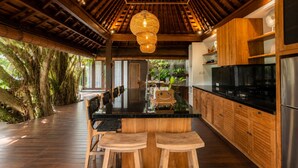 Tủ lạnh, lò vi sóng, lò nướng, bếp nấu 