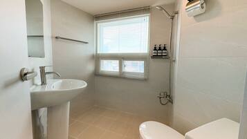 Comfort Double Room, City View | Bathroom | Shower, hair dryer, towels, soap