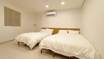 Grand Triple Room, Non Smoking, Corner