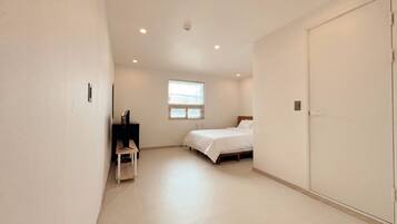 Deluxe Double Room, Non Smoking | Premium bedding, down duvets, pillow-top beds, desk