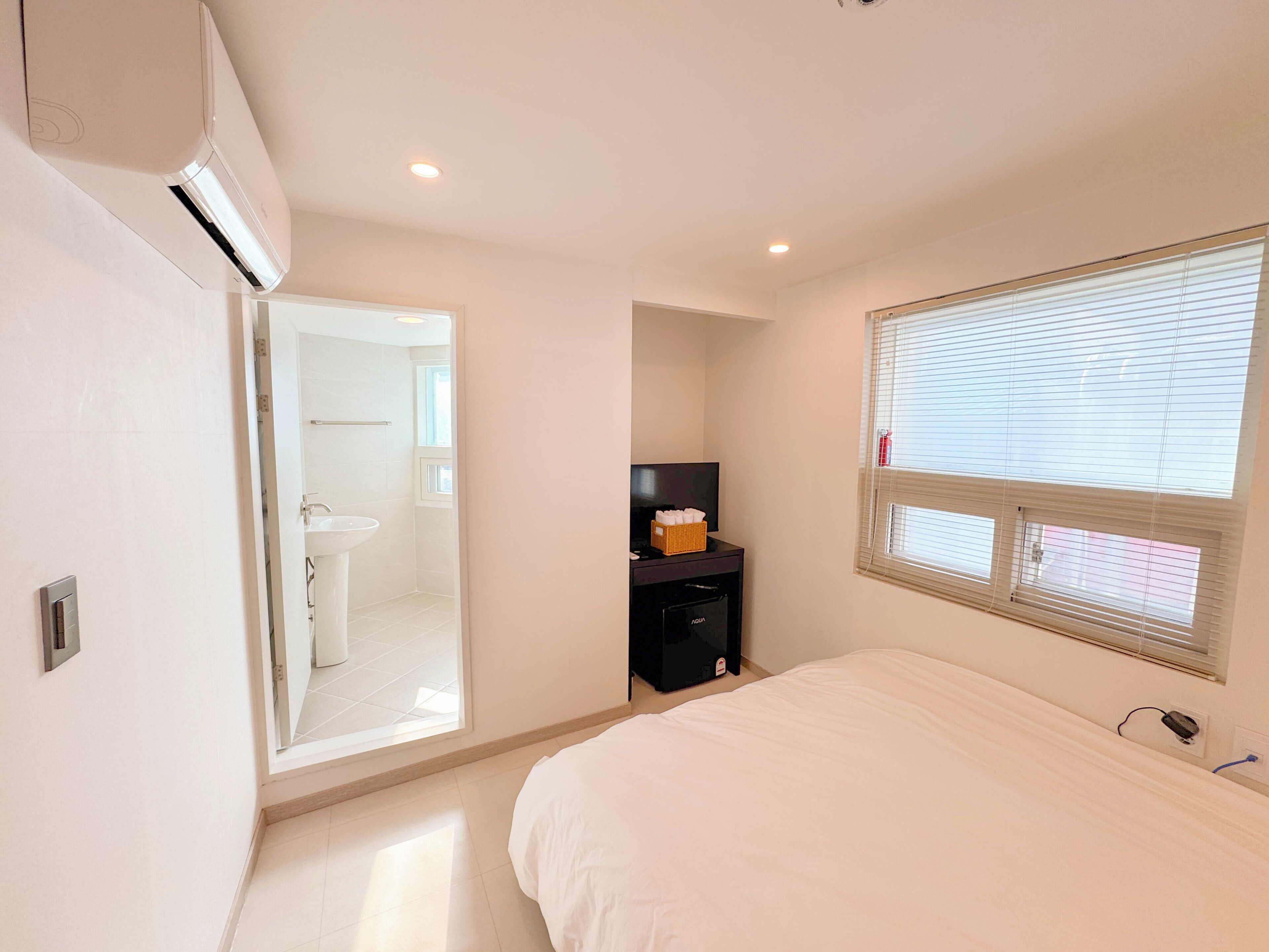 Habitación Confort doble, vistas a la ciudad | Ropa de cama de alta calidad y edredones de plumas