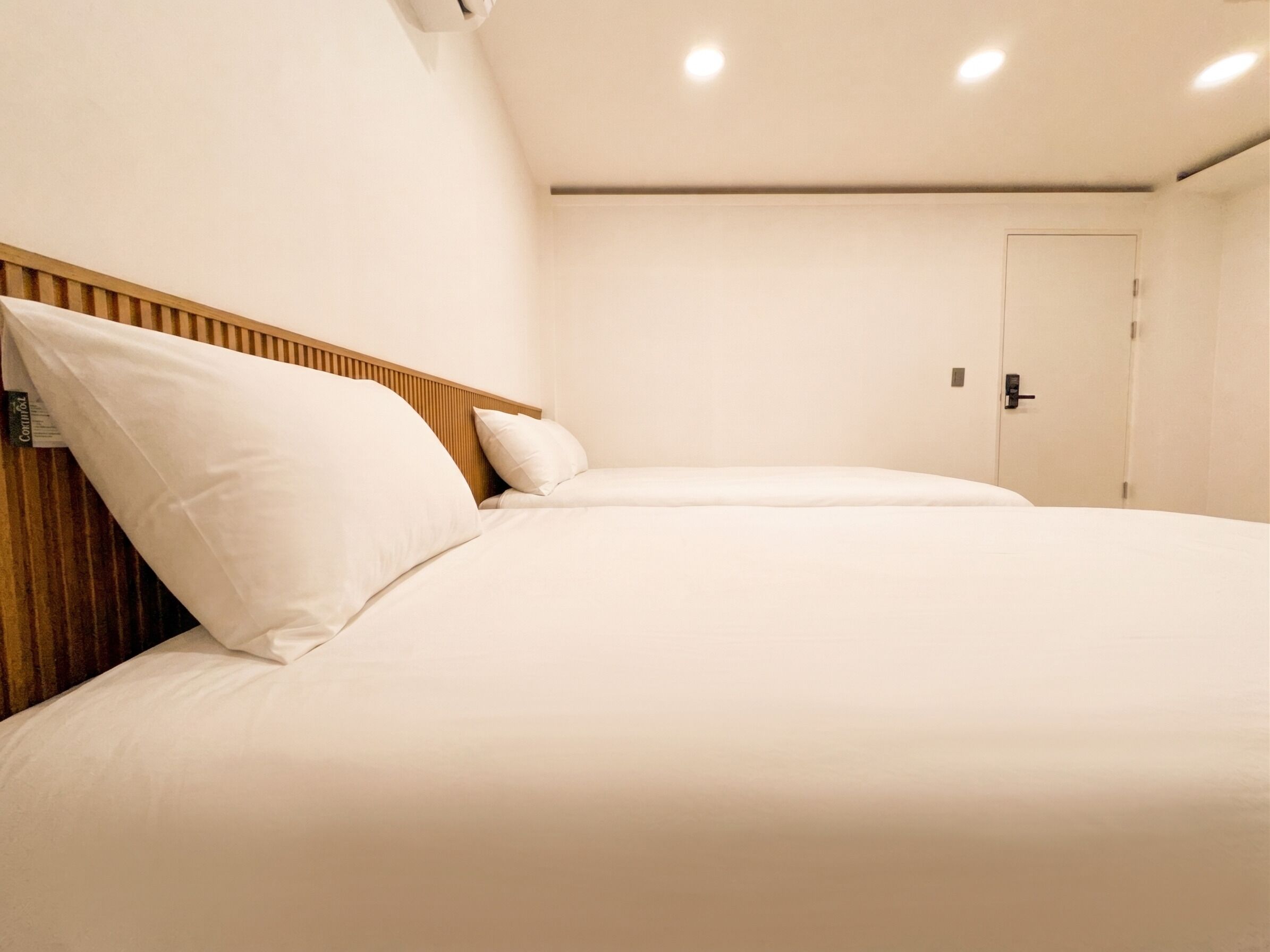 Quarto triplo grand, para não fumantes, no canto | Roupas de cama premium, edredons de pluma, camas com colchões pillow-top